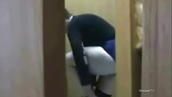 אימון אנאלי. סקס חי חינם