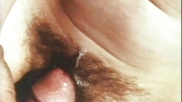 היא אוהבת רכיבה אנאלית. מצלמות xxx