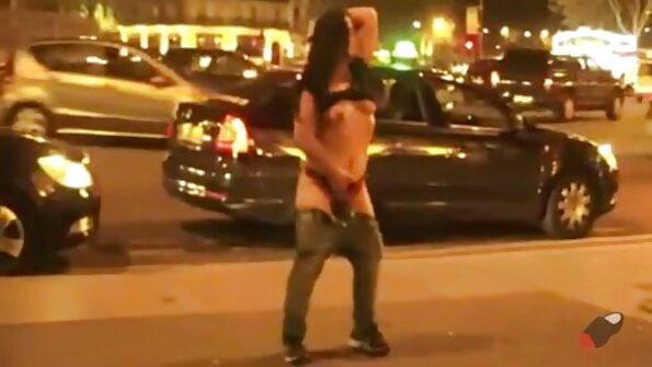 טפטוף זרע ישירות לתוך נרתיק פתוח. סקס חינם חיות
