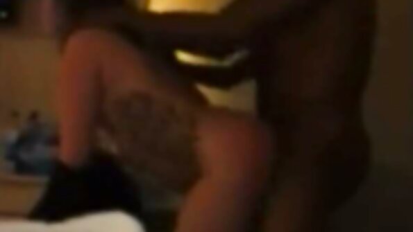 Footjob אוכל את מצלמות סקס חינם עצמו בהצטיינות